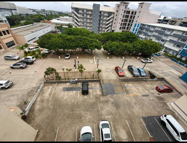1 BEDROOM APARTMENT FOR SALE IN UMHLANGA RIDGE